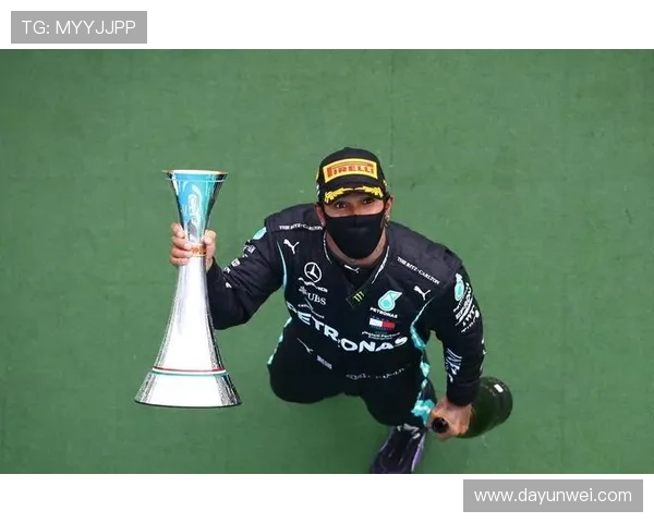 克拉滕伯格就维尼修斯失言致歉